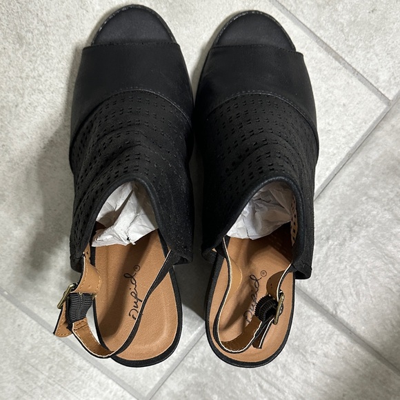 Qupid Shoes - Qupid Black Cut-Out Sandals
